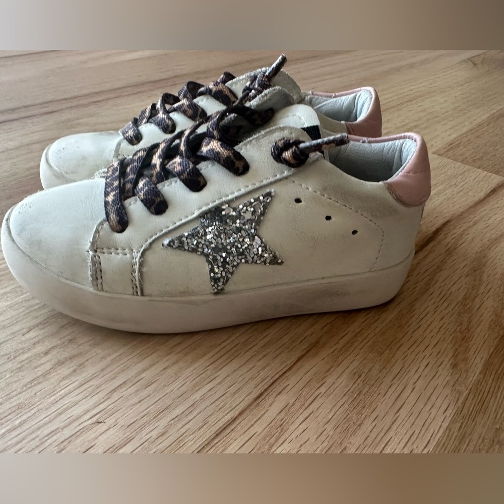 Kids White and Pink Star Sneakers